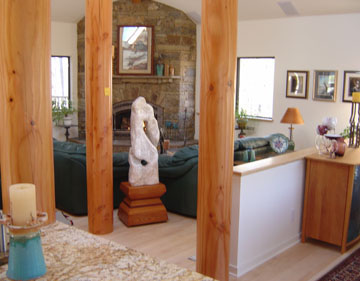 Kyouko Installation with Losenge Pedestal - Private Residence